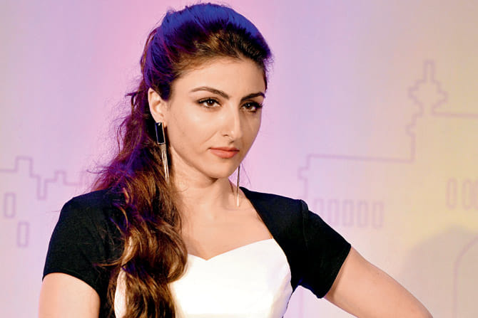 saif ali khan sister soha ali khan arms licence police case