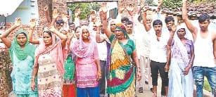 villager went lucknow to meet CM