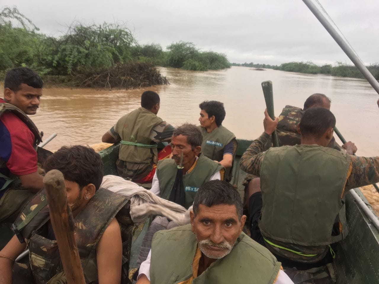 Army doing rescue in flood affected areas in rajasthan
