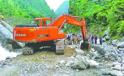 540 pilgrims stuck in badrinath dham due to highway blocked