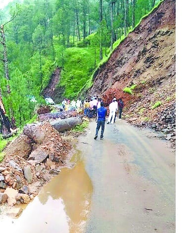 Heavy rain closes eight roads in Bageshwar district