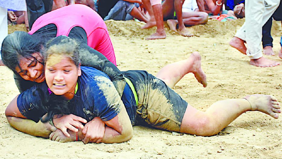 women wrestling in kanpur