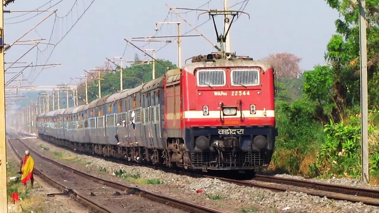 Invalid vendors looted passengers in Awadh Express, beaten to protest