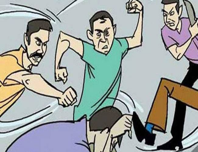 Dabangas beat sarpanch to protest against deleting tile