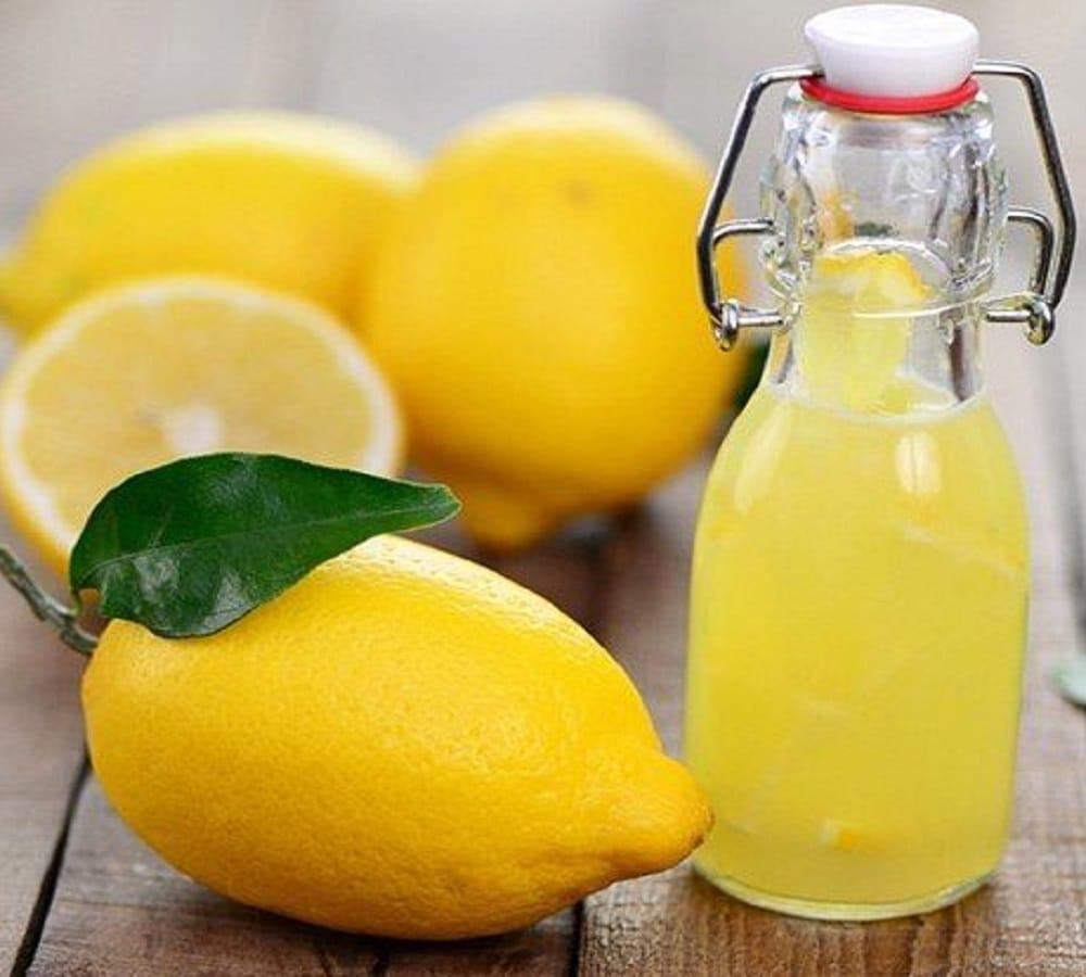 Use these natural ingredients to protect your hair from the damage of bleach