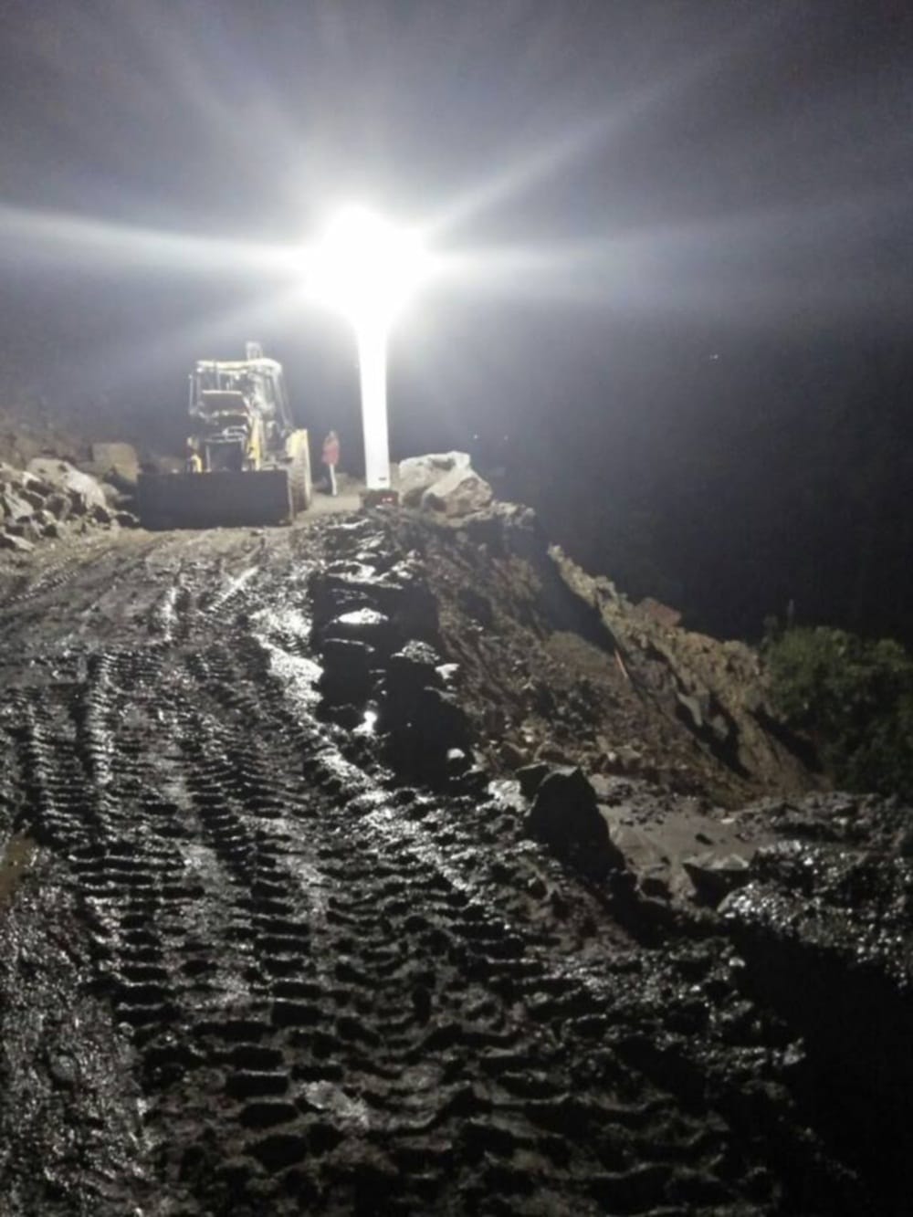 rishikesh badrinath highway block after landslide