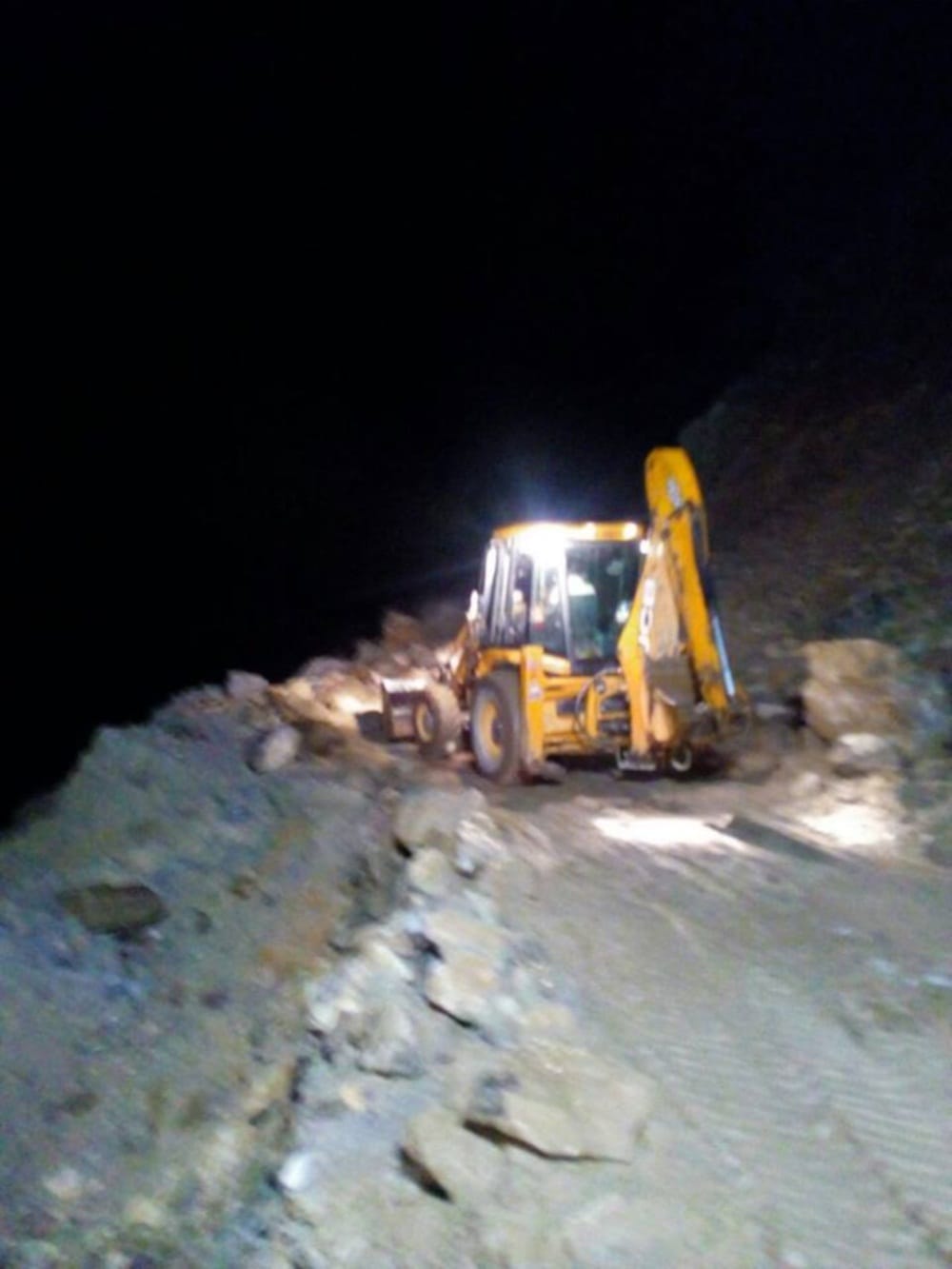 rishikesh badrinath highway block after landslide