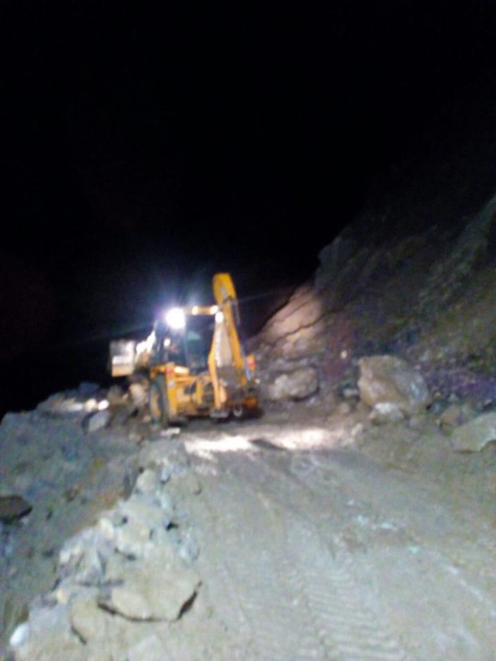 rishikesh badrinath highway block after landslide