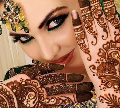 Karwa Chauth 2018: Know how to look perfect in this festival
