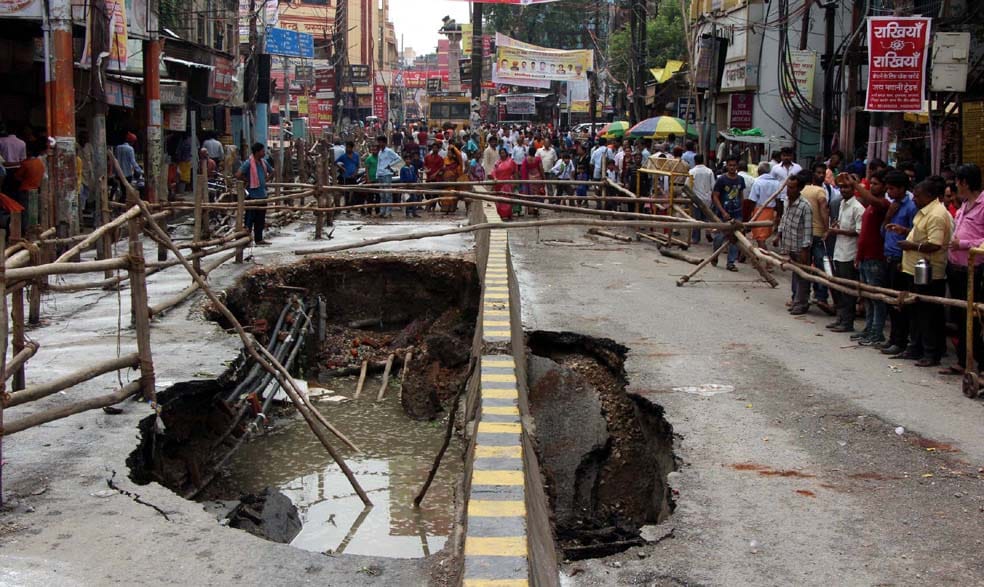 Varanasi roads become dangerous after heavy rain