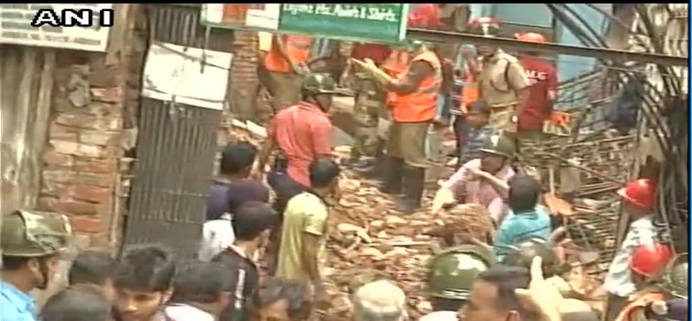 Building collapses in Kolkata's Bowbazar, many feared trapped