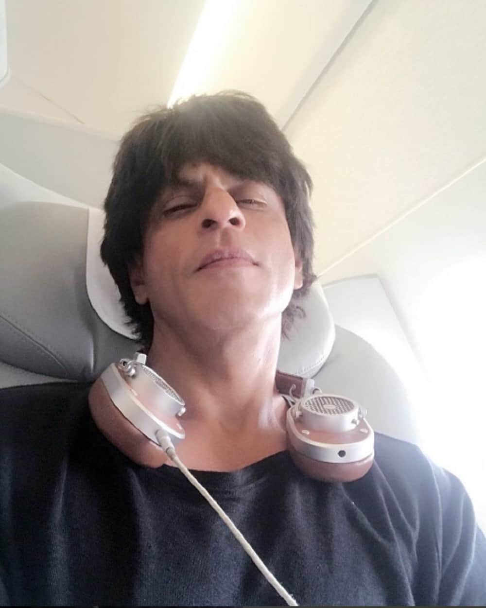 Shah rukh Khan praised of Air India Flight declares himself unofficial brand ambassador
