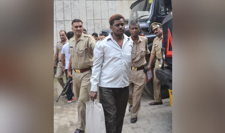 nithari case convict surinder koli is suffering from many diseases, even unable to hold pen for sign