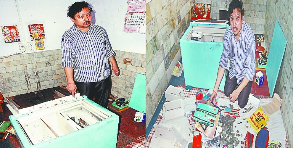 Chokidar absconding with gold and silver jewelery, capture in CCTV