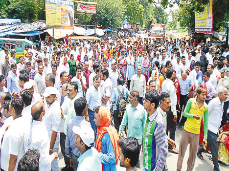 Shikshit Mitra fired at subdivision, intersections in the Collectorate