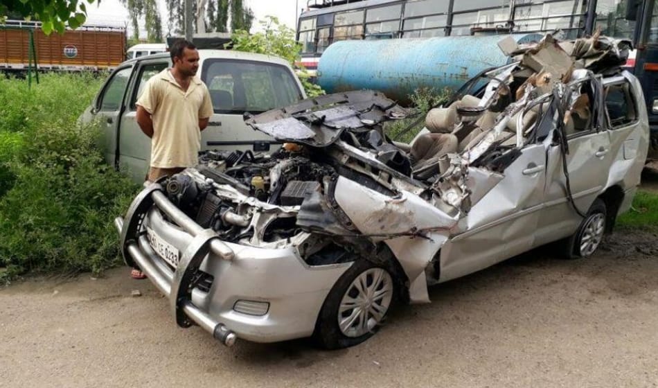 Women injured by bus collision, crowd crushes driver-operator
