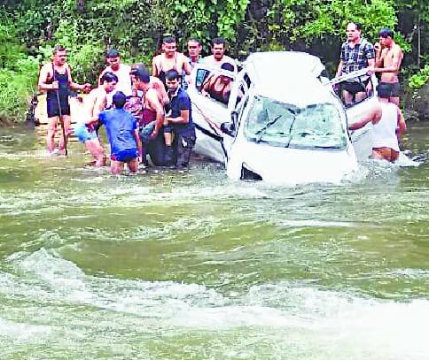  Cars killed in Ramganga in Mehalchouri, two killed, three injured