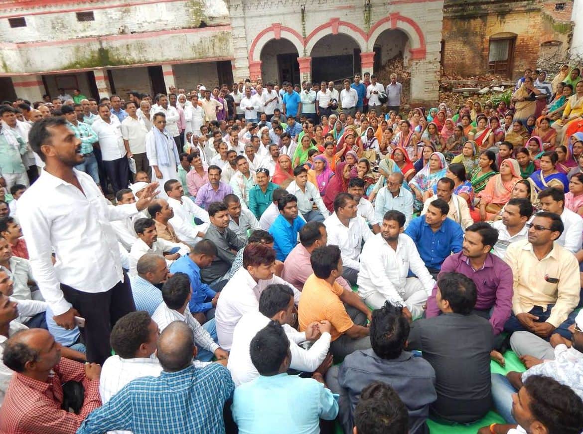 sse the photos of protest by sikshamitra after supreme court judgment