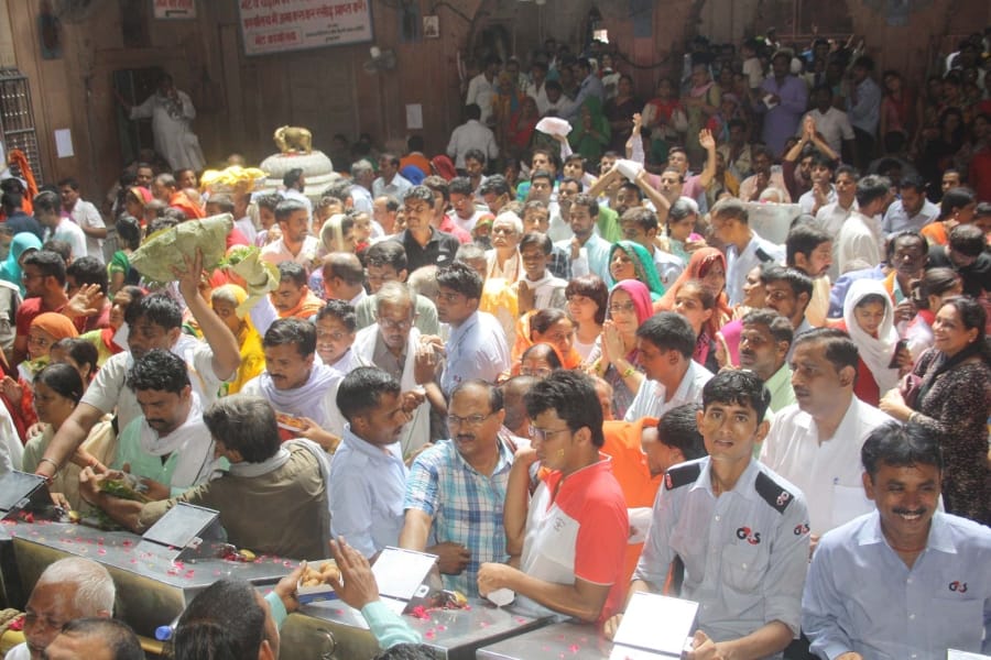 hariyali teej celebration in bankebihari temple vrindavan