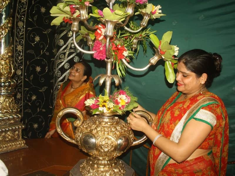 hariyali teej celebration in bankebihari temple vrindavan