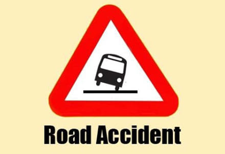 8 injured after speedy truck collided with stand by bus in udaipur 