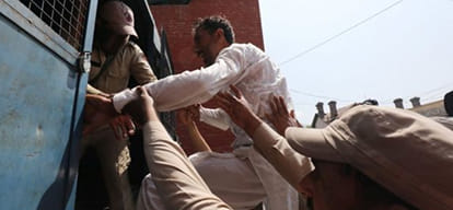  These are those 7 separatists, who spread from Pakistani money, terror in Kashmir