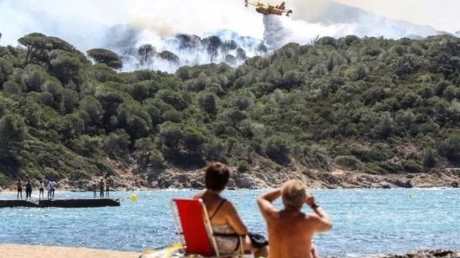 France, 10 thousand people were fired by fire