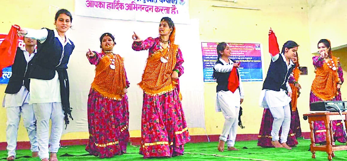 Tribute to the martyrs of the salute parade with