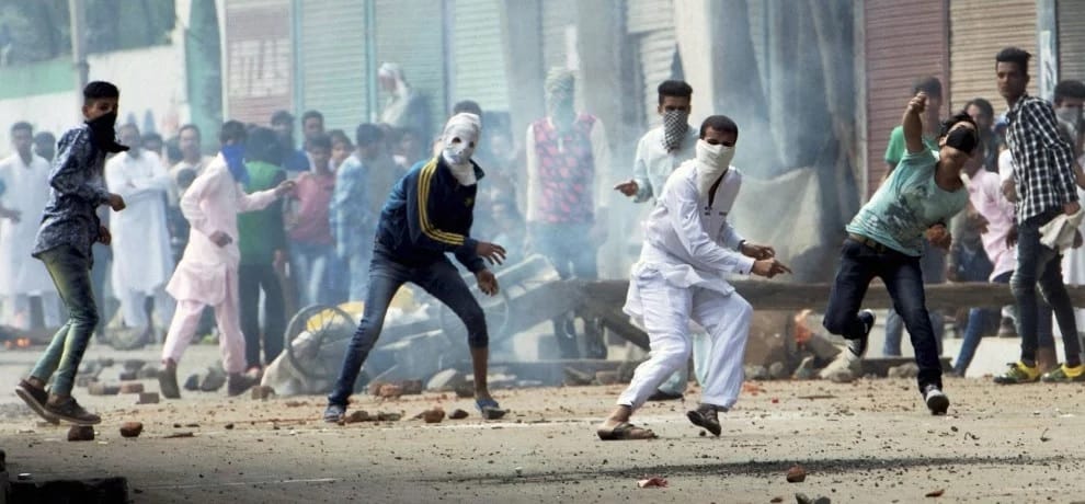 violent protests while encounter with terrorist in pulwama