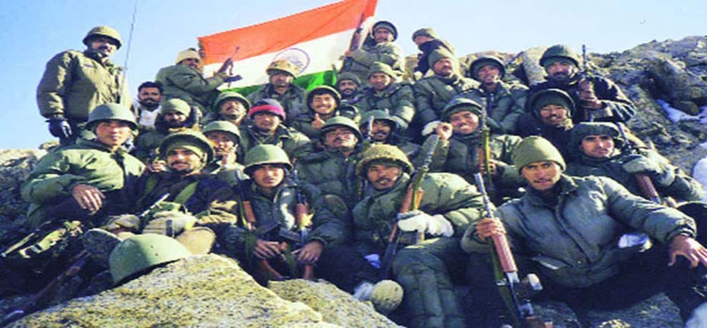 Indian Army, Kargil Vijay Diwas, Kargil War Hero Indian Airforce Jet Bomber Canberra