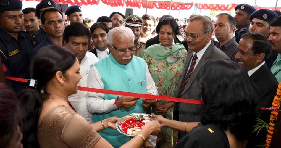 शीघ्र न्याय के लिए संवेदनशीलता और अंत्योदय भाव से काम करें अधिवक्ता : मुख्यमंत्री