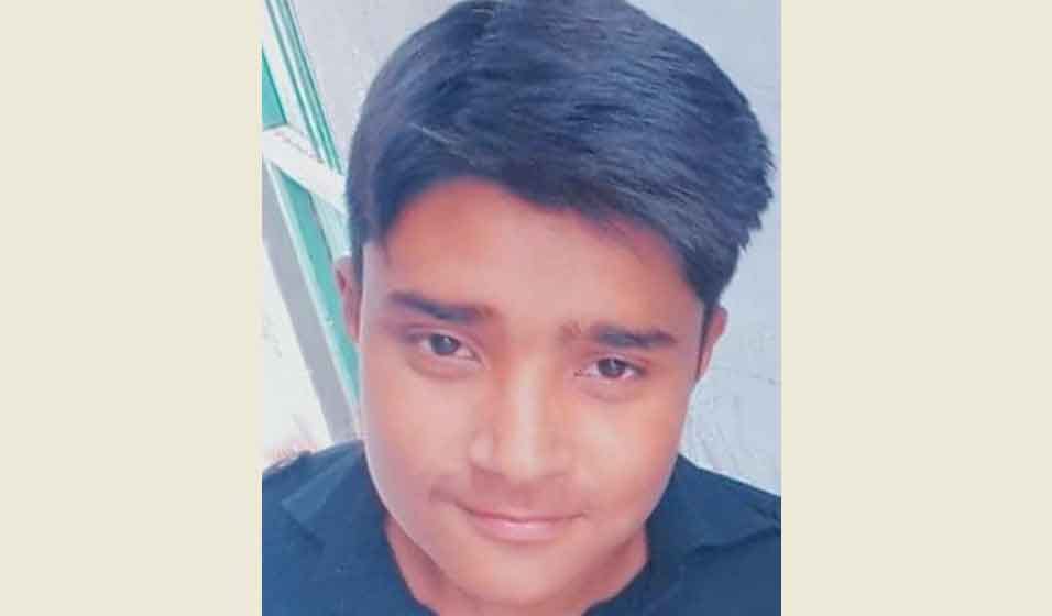 five died in an fatal accident in delhi hole family died accept one in road accident