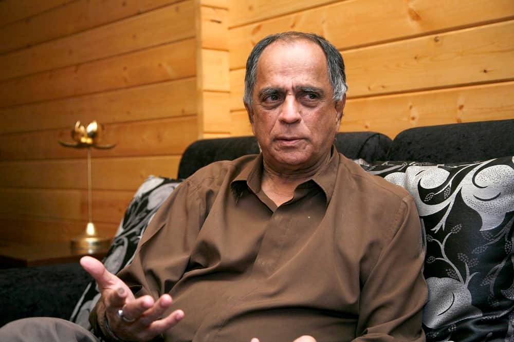pahlaj nihalani accused akshay kumar endorsing pan masala