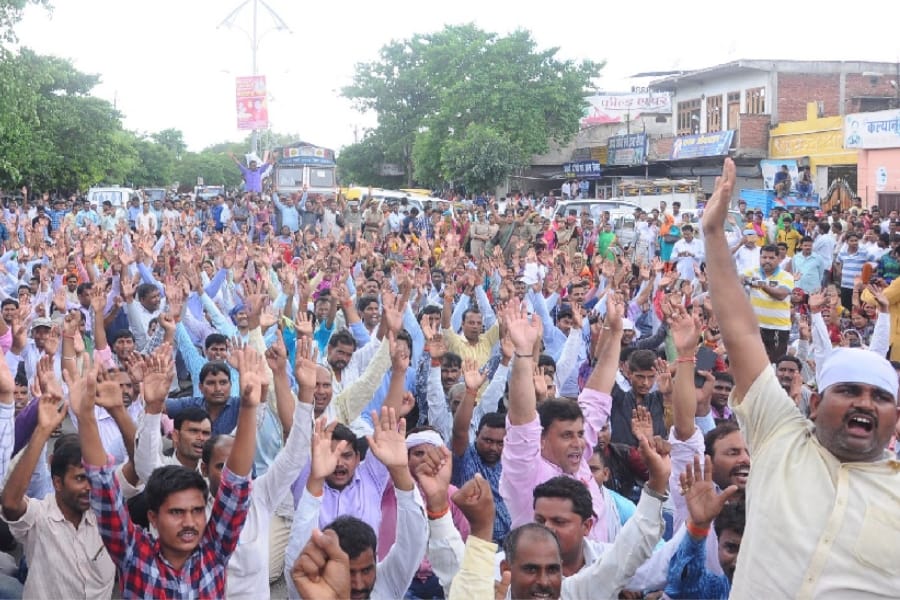 shikshamitra protest in Uttar Pradesh on supreme court decision.