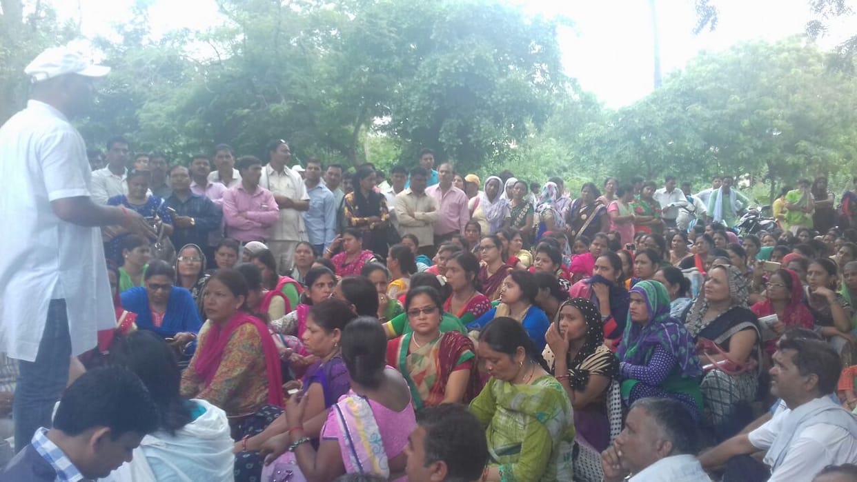 shikshamitra protest after decision of supreme court for their removal