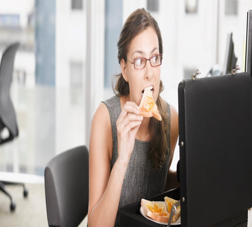 Do you know eating lunch on desk will make you sick 