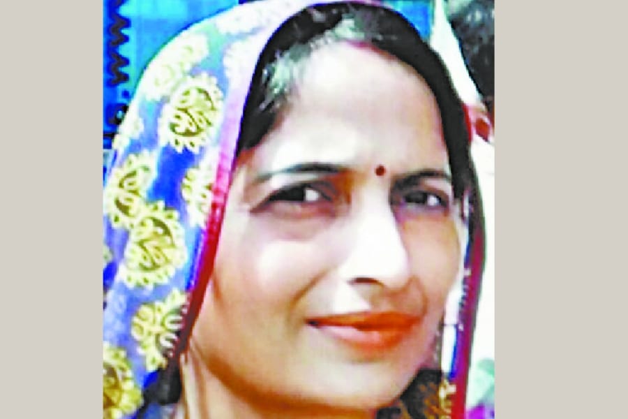 A teacher died because of heart attack in amethi.