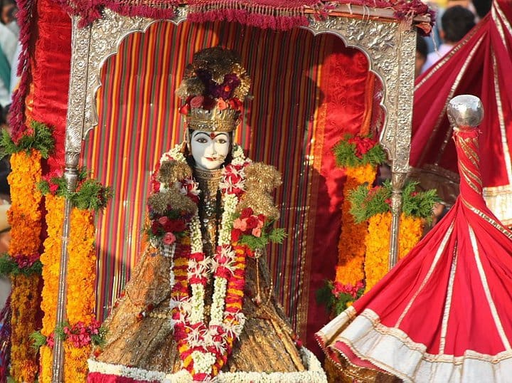 famous teej festivfal in jaipur 