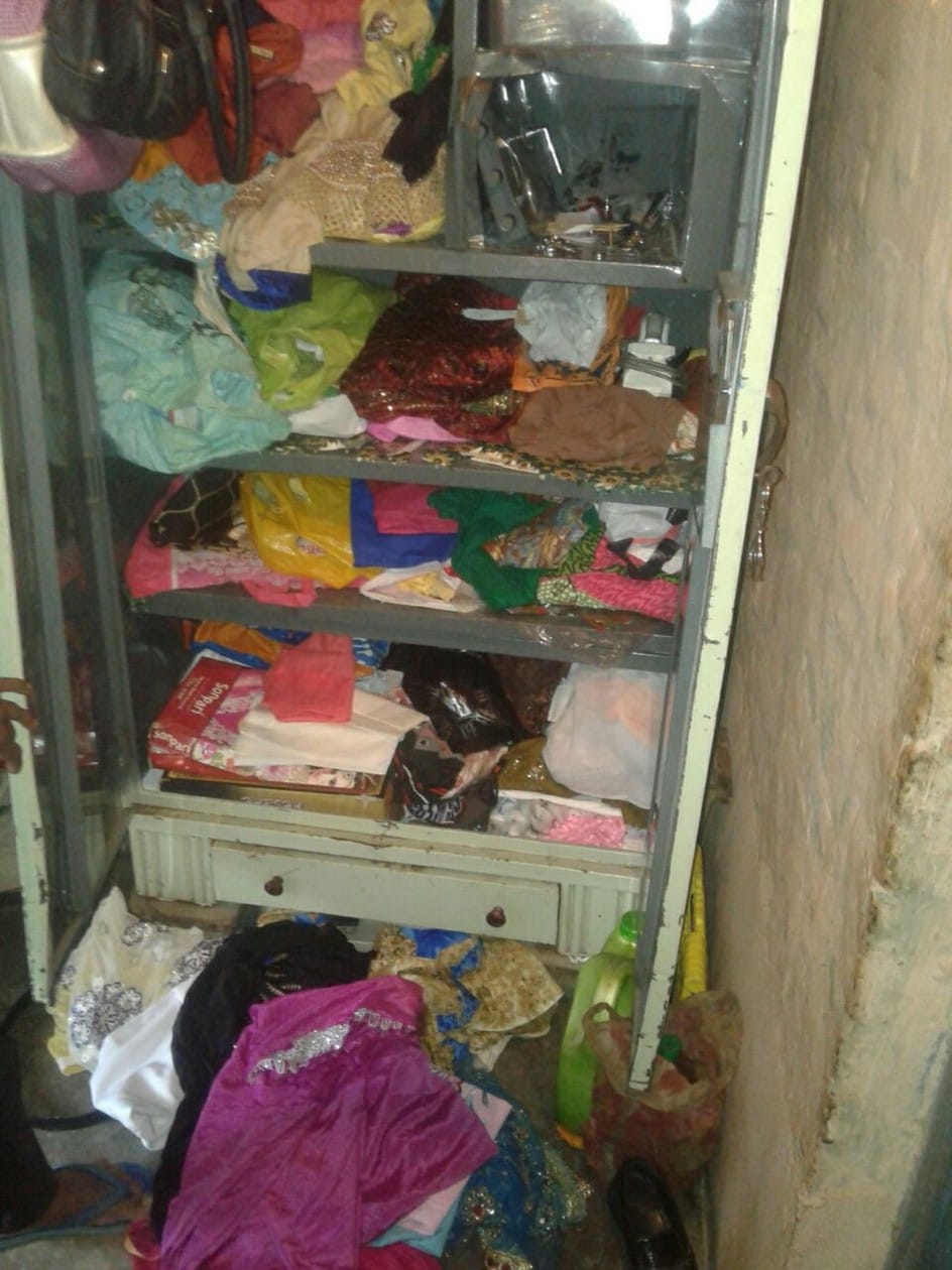 दूकान, मकान और विद्यालय से लाखों की चोरी
