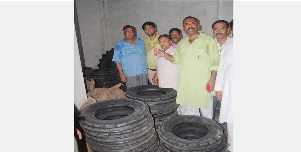 Threats in the police station for tires of 55 lakh