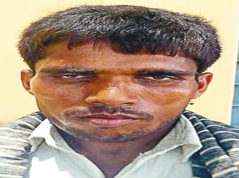Woman's ear lynx looted, husband beaten