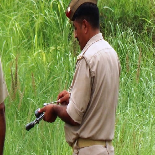 Open poles in police competition in the firing range, see these photos