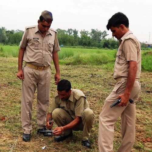 Open poles in police competition in the firing range, see these photos