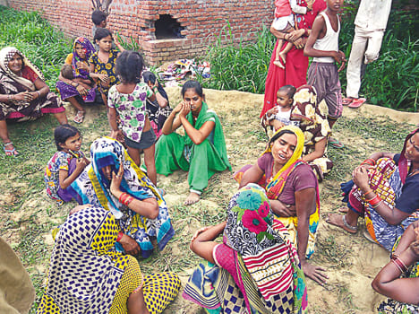 Stole cash of millions of rupees buried in the pradhan's house
