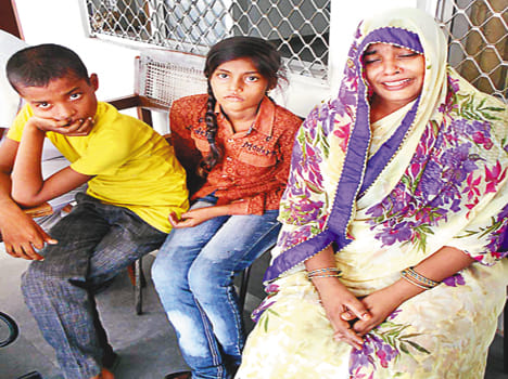 DM on the feet of DM, SP to write report