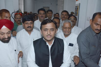 akhilesh yadav in vidhan parishad.