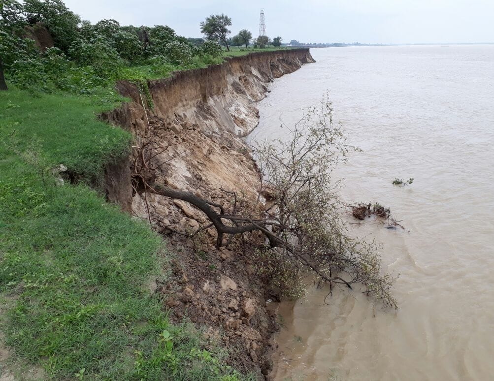 Eight bighas land in the Ganges