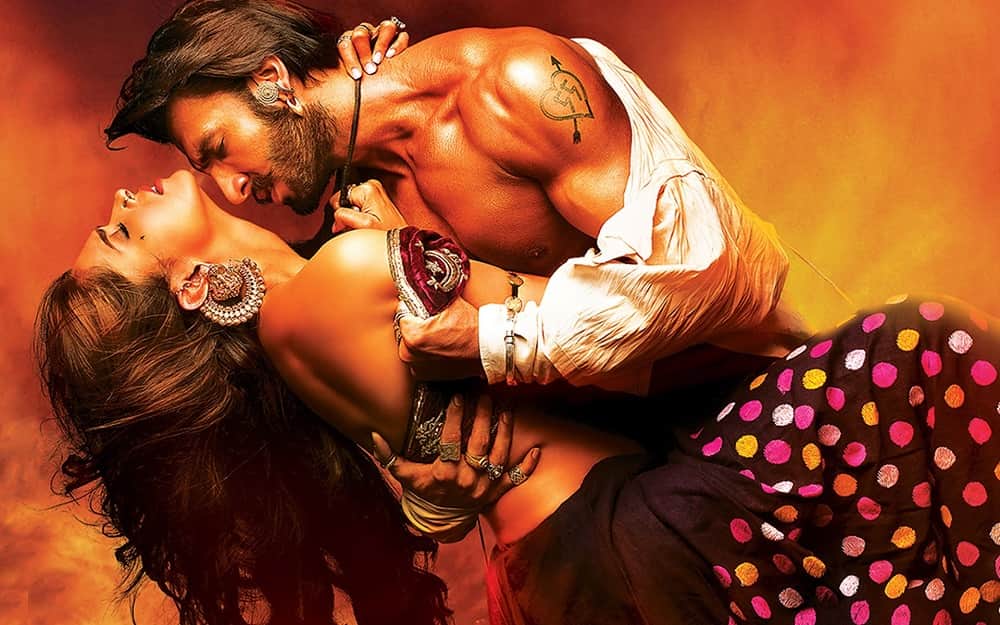 Bollywood Actress Deepika Padukone and her famous kisses 