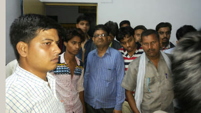 saraf murdered after looting in Jalaun