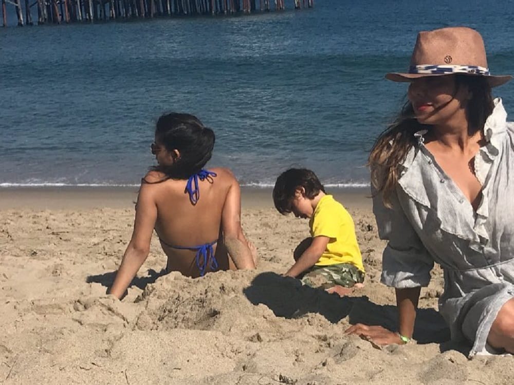 shah rukh khan wife gauri khan posts adorable pic of suhana khan and abram on instagram
